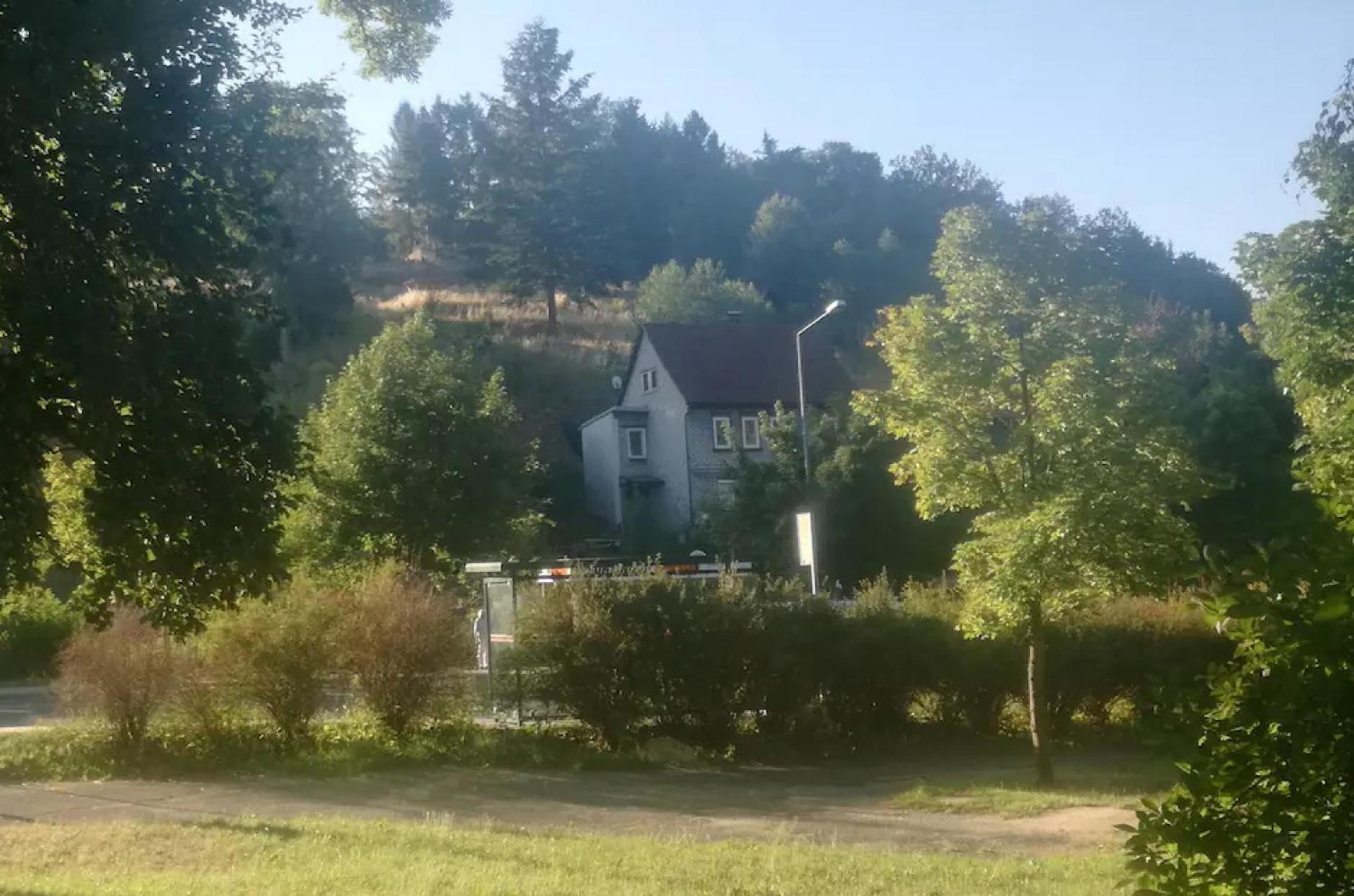 Suhl - Ihre Erholsame Arbeiterwohnung In Zentrumnaehe Bagian luar foto